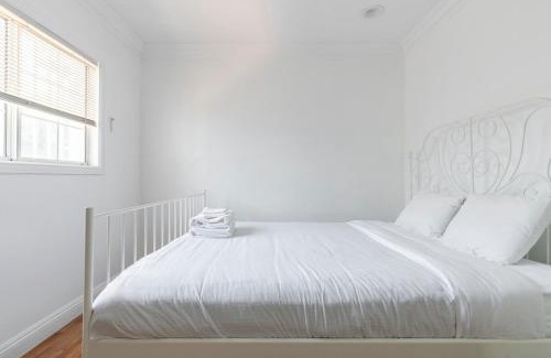 Alhambra Apartment | Ideal 4BR2BA Home for Family Vacations