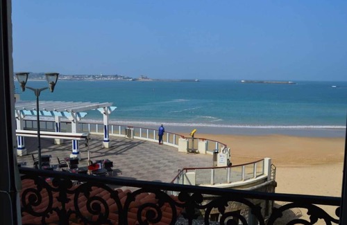 Saint-Jean-de-Luz City Center Apartment | ideal apartment to count the waves of the ocean