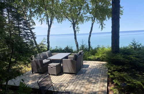 Leland House | Ideal Beachside Home