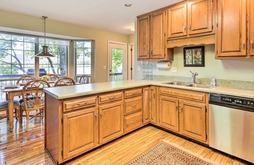 Soddy-Daisy House | Ideal Chickamauga Lake Home + Dock & Fire Pit