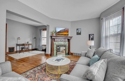 North Buffalo Apartment | Ideal & Exquisite Elmwood Village Victorian