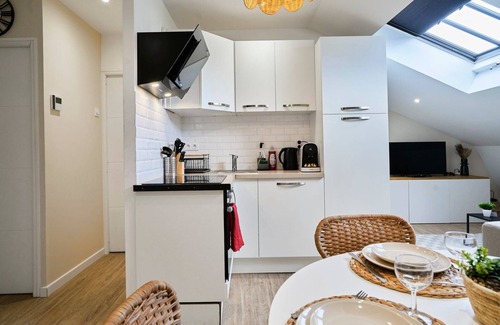 Old Town Apartment | Ideal family/pro*Center*WiFi*Netflix*A/C