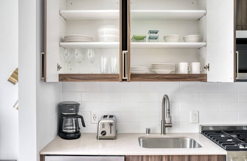 Downtown Seattle Apartment | Ideal First Hill 1BR w/W/D, nr Freeway Park, by Blueground
