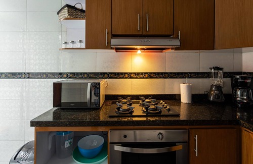 Engativa House | Ideal for families/groups House 8 pax with 2 parking spaces near El Dorado Airport.
