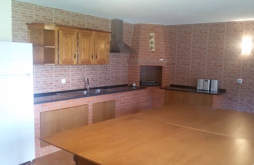 Ponte de Vagos House | Ideal for families with children, has plenty of room to play. Pets accepted