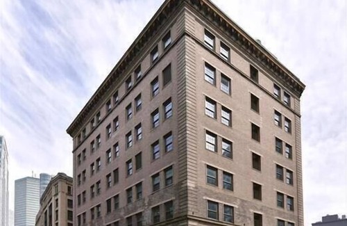 Chinatown Apartment | Ideal for Medical Professional! Studio w W/D & Fast Wifi| Theater District