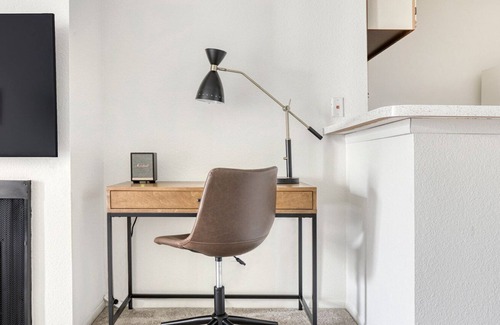 Los Feliz Apartment | Ideal Glendale 1BR w/ Gym, Pool & W/D, near Americana Mall, by Blueground