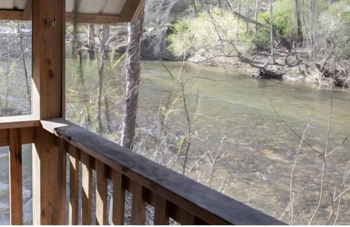 Saluda Cabin | Ideal Location! Free Parking Onsite, Near Green River