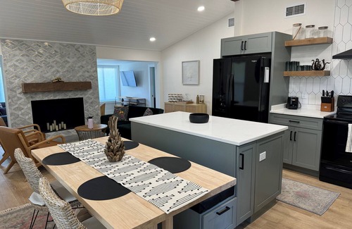 Weeki Wachee Gardens House | IDEAL LOCATION! Newly Renovated, Private Boat Ramp, Direct Access to the Gulf.