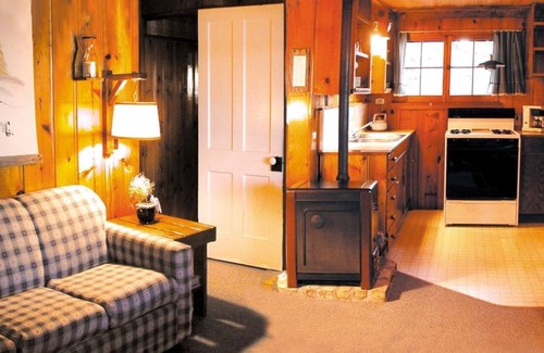 Lake Shore House | Ideal Location on Level, Sandy Shore on Beautiful Gull Lake in Brainerd Lakes