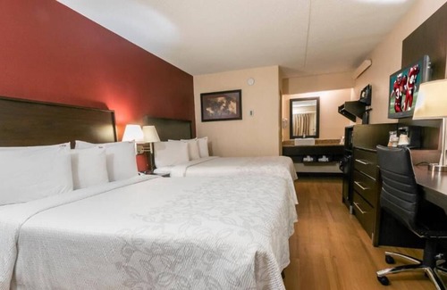 Statesville House | Ideal Mix of Comfort and Value! Pet-friendly Unit with Complimentary Parking!