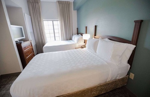 Alpharetta Hotel | Ideal Mix of Comfort and Value! Pets Are Welcome, Free Breakfast!