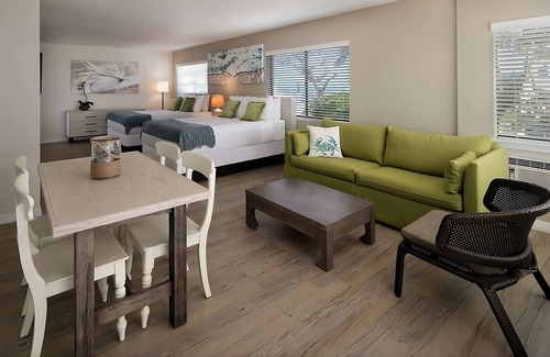 Islamorada Resort | Ideal Mix of Comfort & Value! Studio 2 Queen beds w/Pool & Free Parking
