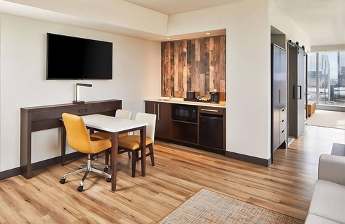 Sobro Hotel | Ideal Mix of Comfort and Value! Kitchenette, Pet-friendly, Indoor Pool!