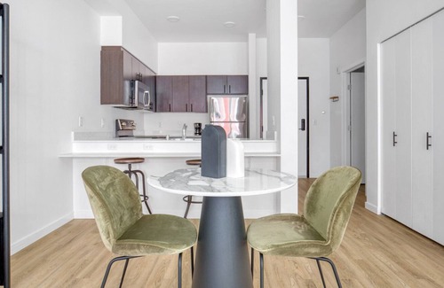North Beacon Hill Apartment | Ideal Mt Baker 1BR w/ Gym, Rooftop & W/D, near light rail, by Blueground