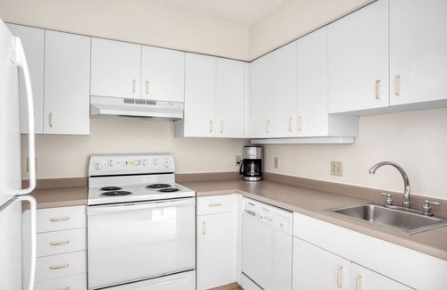 Central Square Apartment | Ideal Somerville 1BR w/W/D in Building, nr Harvard & MIT, by Blueground