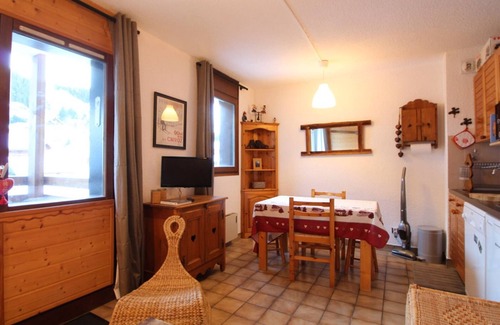 Les Carroz-d'Araches Apartment | Ideal Studio for 4: Close to Slopes, Dishwasher, Parking, Great Views
