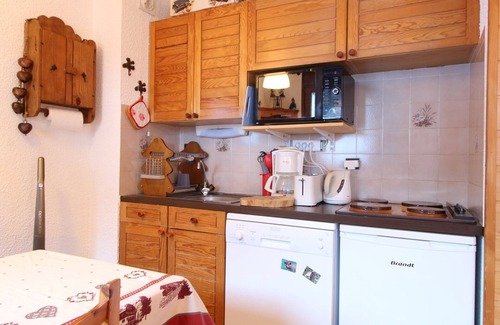 Les Carroz-d'Araches Apartment | Ideal Studio for 4: Close to Slopes, Dishwasher, Parking, Great Views