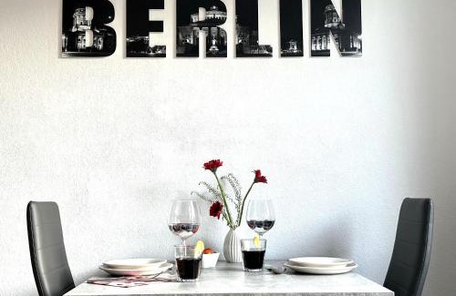 Tempelhof Apartment | "IDEAL42" - Berlin für Zwei - citynah, verkehrsgünstig, Supermarkt, flexibler Check-In