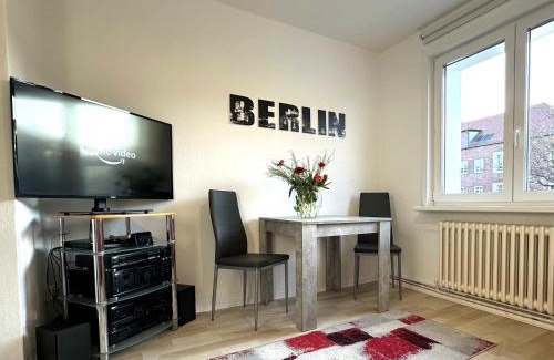 Tempelhof Apartment | "IDEAL42" - Berlin für Zwei - citynah, verkehrsgünstig, Supermarkt, flexibler Check-In