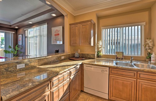 Sunridge Estates House | Ideally Located Bullhead City Townhome w/Balcony!