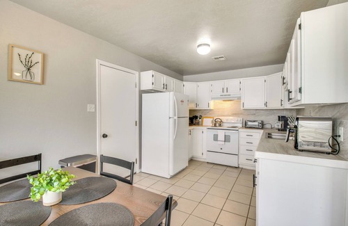 Lawton House | Ideally Located Lawton Retreat: 4 Mi to Fort Sill!