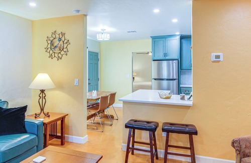 Sam Hughes House | Ideally Located Tucson Townhome: 2 Mi to Downtown!