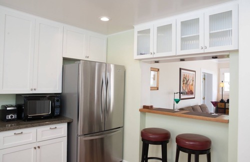 Lower State House | Ideally Located! West Beach Spacious 1-Br/1-Ba With Amazing Rooftop Garden!