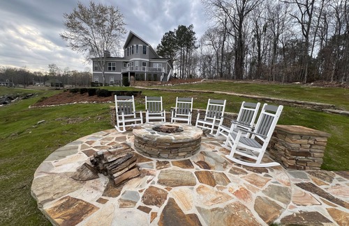 Eclectic House | Idle Speed Lake Martin - Newly remodeled spacious 5br/3.5 Ba. Lakefront home