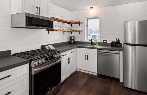 Stowe Area Condo | Idyllic 2BR Condo, Centrally Located Quiet Retreat