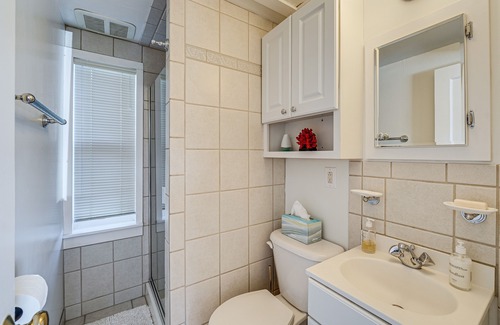 Anacortes Cottage | Idyllic Anacortes Stay: Ocean Views, Walk to Beach