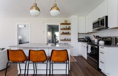 Mars Hill Apartment | Idyllic Asheville Countryside Home on 70 Acres