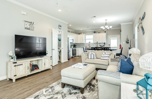 Galveston House | Idyllic beach abode with multiple balconies, outdoor shower, & easy beach access
