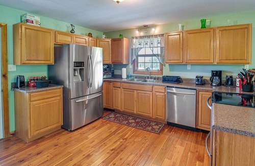 Saint Helens Cabin | Idyllic Beattyville Cabin Rental w/Stunning Views