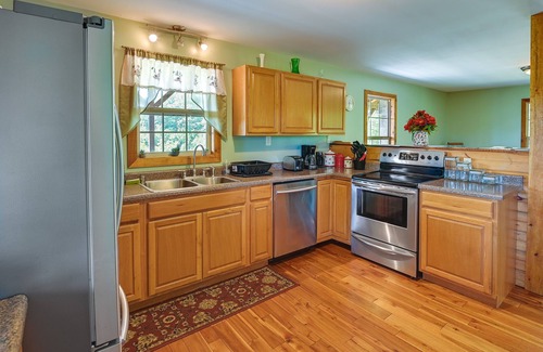 Saint Helens Cabin | Idyllic Beattyville Cabin Rental w/Stunning Views