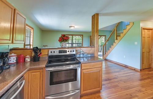 Saint Helens Cabin | Idyllic Beattyville Cabin Rental w/Stunning Views