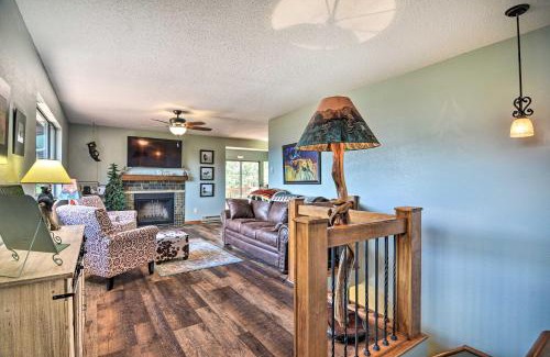 Venner Ranch Estates House | Idyllic Cabin with Grill and Panoramic Mtn Views!