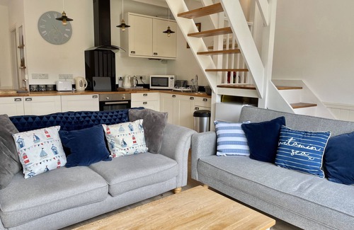 Deal Apartment | Idyllic coastal cottage with private beach hut - Sea Rose Cottage