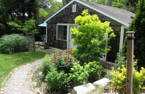 Truro Cottage | Idyllic Cottage in Leafy Glen Near the Ocean