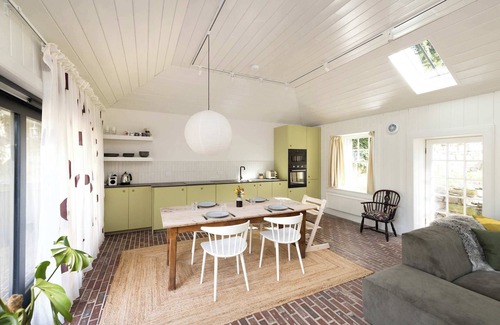 Dunbar Apartment | Idyllic Cottage with Garden and Patio