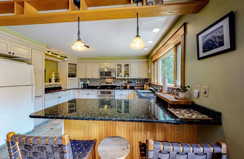 Warren House | Idyllic country retreat with private pond & gardens, canopy deck, grill, firepit