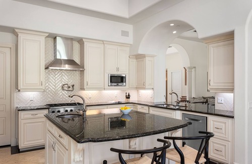 Cactus Acres House | ♥ Idyllic Desert Oasis ♥ Resort-style Amenities ♥ Opulent Private Villa w/Pool