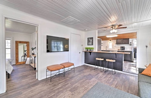 Fayetteville House | Idyllic Fayetteville Home - Walk to UA Campus!
