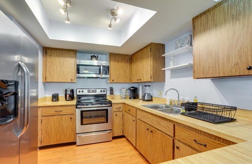 Fort Pierce Apartment | Idyllic Fort Pierce Retreat - Walk to Beach!