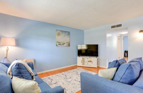 Fort Pierce Apartment | Idyllic Fort Pierce Retreat - Walk to Beach!