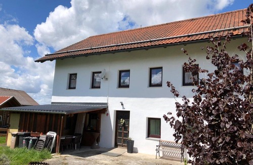 Hutthurm Apartment | Idyllic holiday home in high altitude in the Bavarian Forest, WiFi