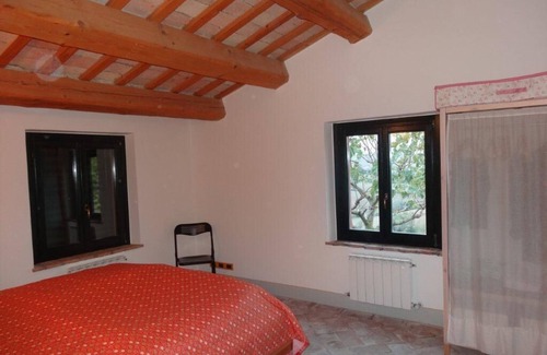 Ostra Apartment | idyllic house in beautiful countryside