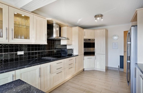 Newquay House | Idyllic house located on the Gannel Estuary with a few minutes walk to the beach