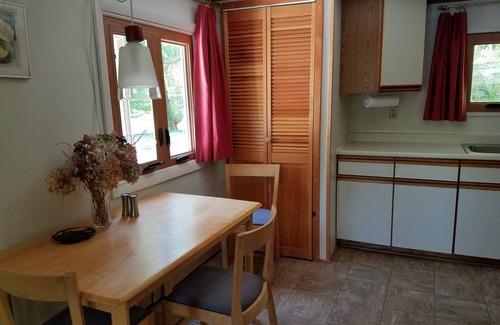 Ludlow House | Idyllic Lakefront House Suited Two Families