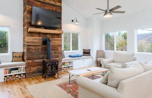 Asheville House | Idyllic Mountain by AvantStay Outdoor Living